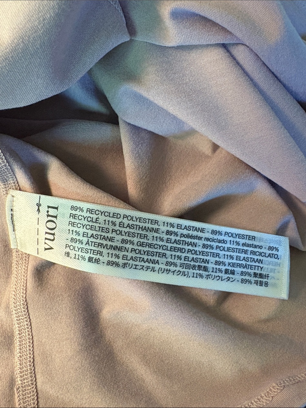 Vuori Long-Sleeve Halo Essential Scoop Shirt in a pale blush color Large - Picture 5 of 10